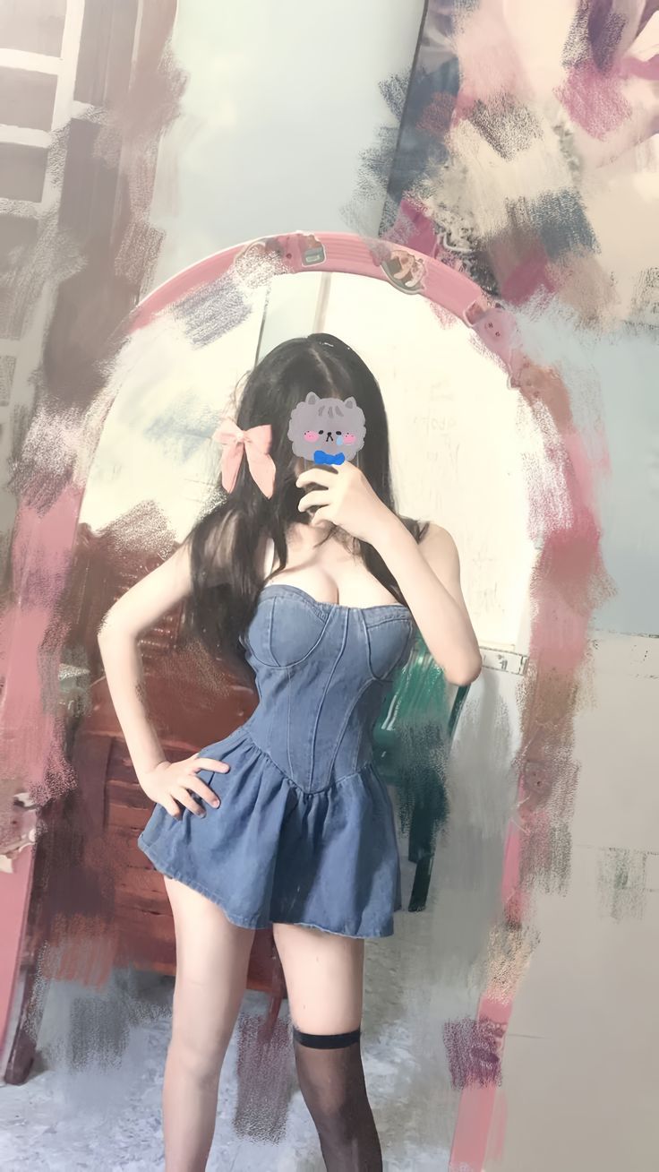 Ảnh chụp trước gương che mặt nữ phong cách cá tính 4