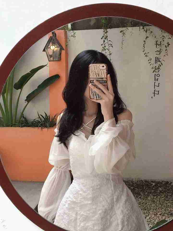 Ảnh chụp trước gương che mặt nữ phong cách cá tính 5