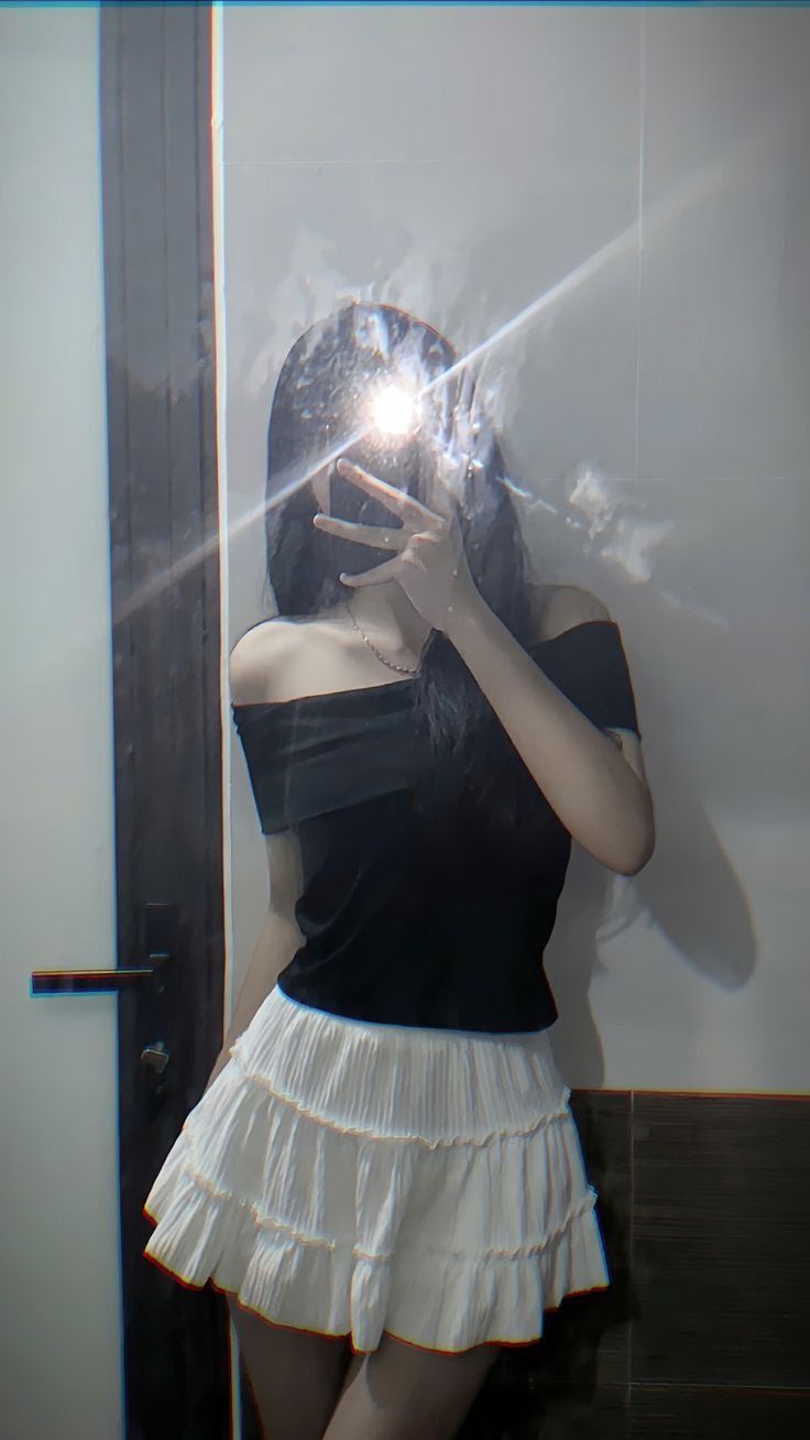 Ảnh gái xinh che mặt với phong cách cực chất 9