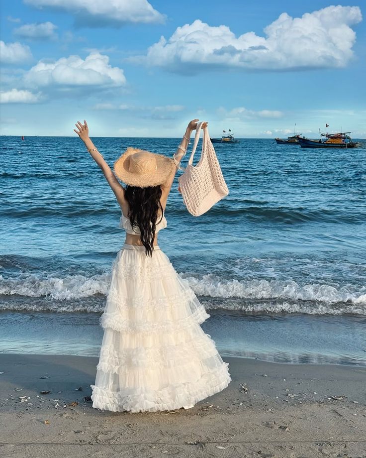 523+ Ảnh gái xinh Che Mặt đi biển cuốn hút