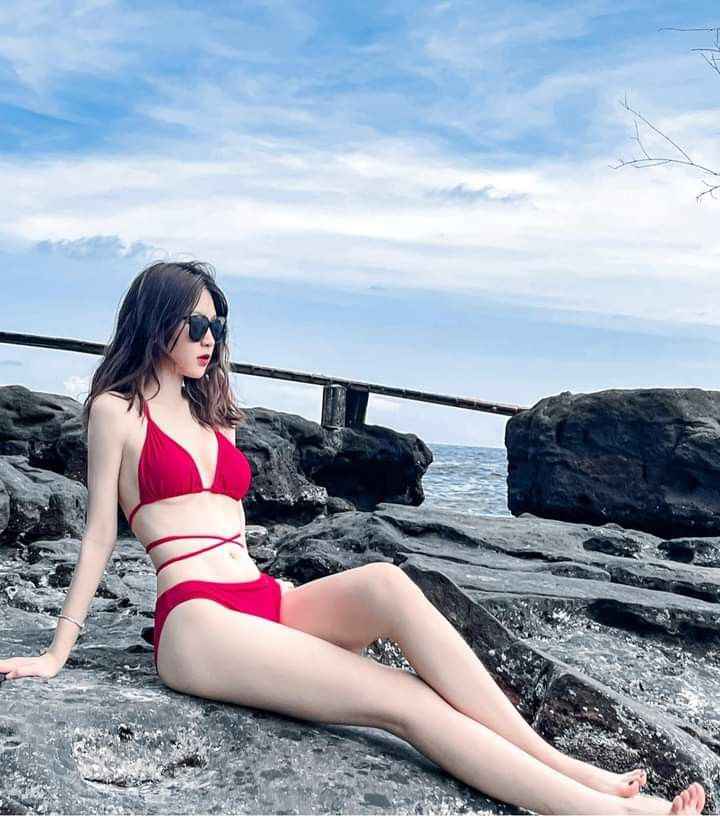 Gái Xinh Bikini Đỏ Phong Cách Nóng Bỏng 10